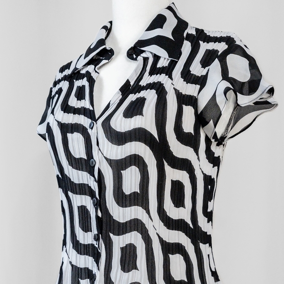 Funky 90s black & white butterfly short sleeve blouse - Picture 4 of 5